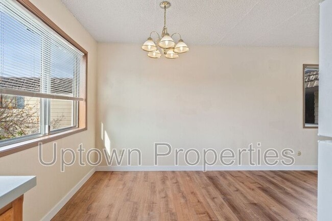 Building Photo - 8069 NE Flanders St