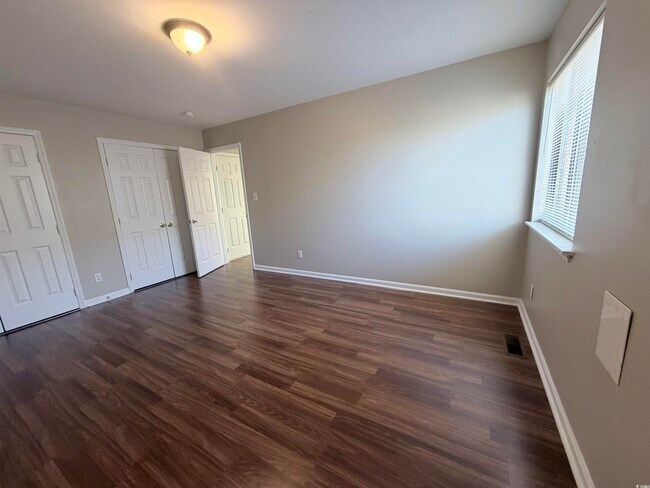 Building Photo - 6517 Valene Ct