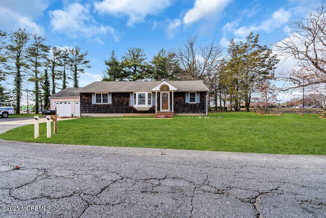 Building Photo - 918 Charles Dr