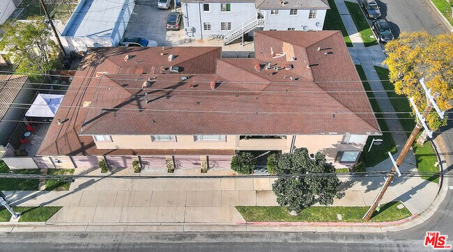 Building Photo - 3701 Coliseum St