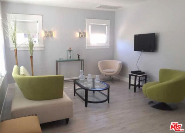 Building Photo - 4922 Genevieve Ave