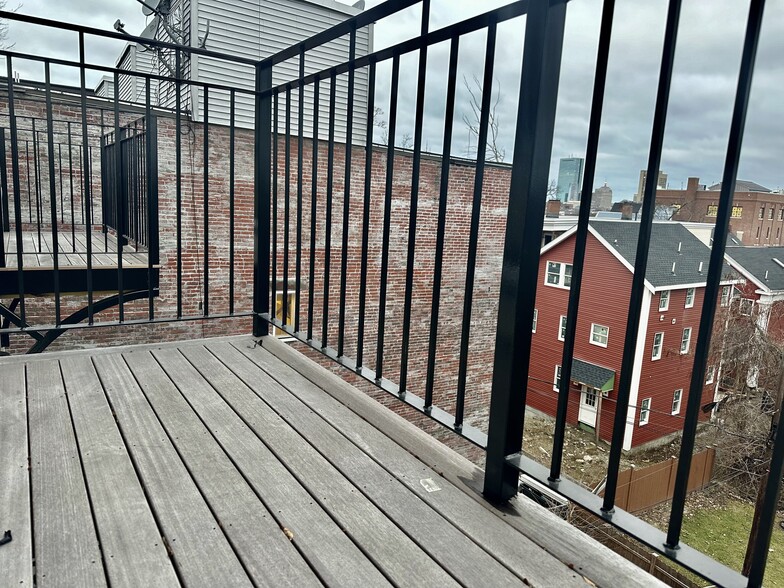 Private balcony - 100 Mount Pleasant Ave