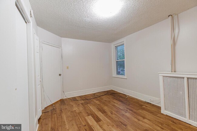 Building Photo - 101 N 6th St