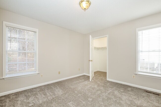 Building Photo - 2346 Floyd St