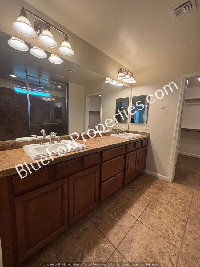 Building Photo - 12901 N Camino Vieja Rancheria