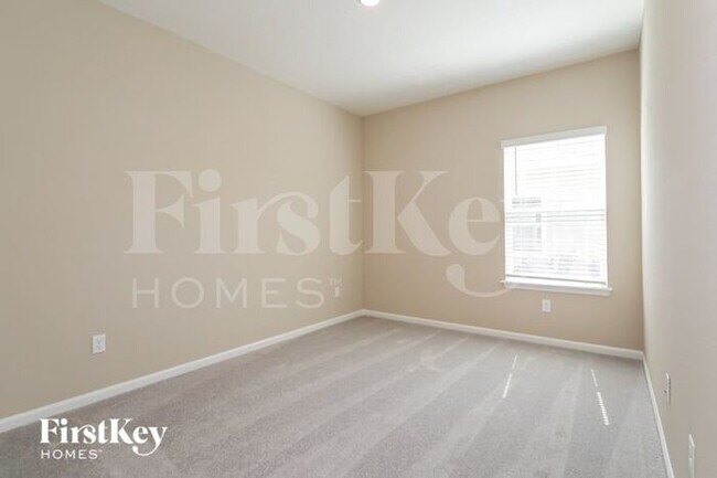 Building Photo - 219 Bloomfield Wy