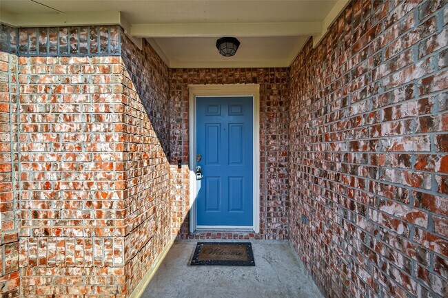 Building Photo - 4038 Mt Everest Way