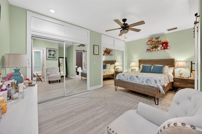 Building Photo - 14610 SW 145th Pl