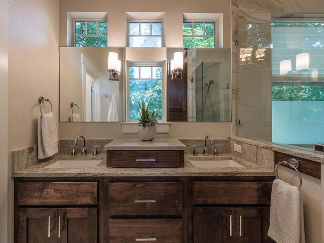 Building Photo - 1905 Frazier Ave