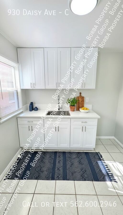 Building Photo - 930 Daisy Ave