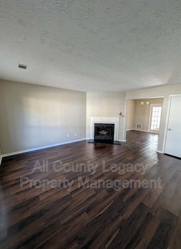 Building Photo - 5702 Wells Cir