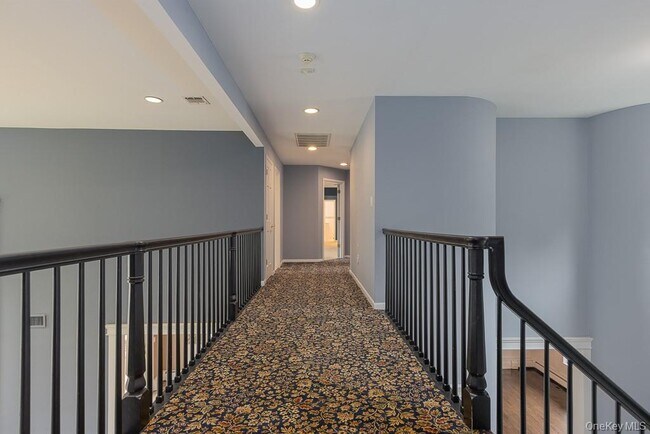 Building Photo - 185 Spook Rock Rd