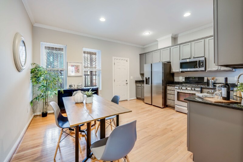 Building Photo - 27 Todd Pl NE