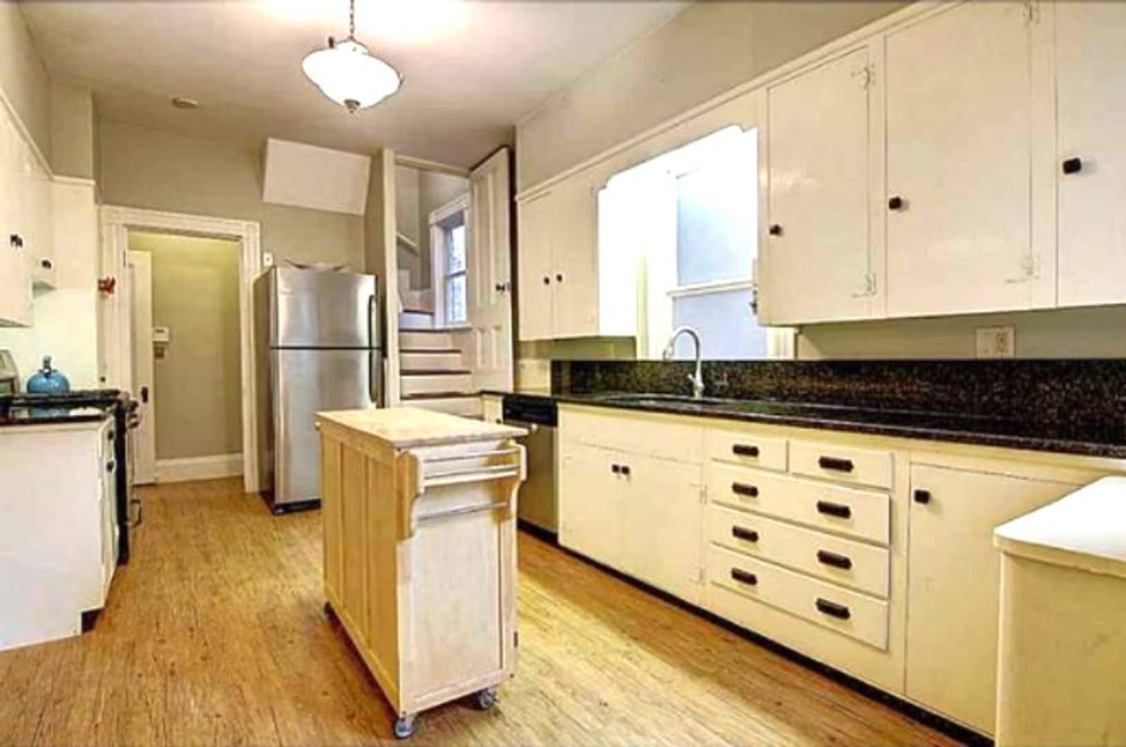 Building Photo - 84 Keene St