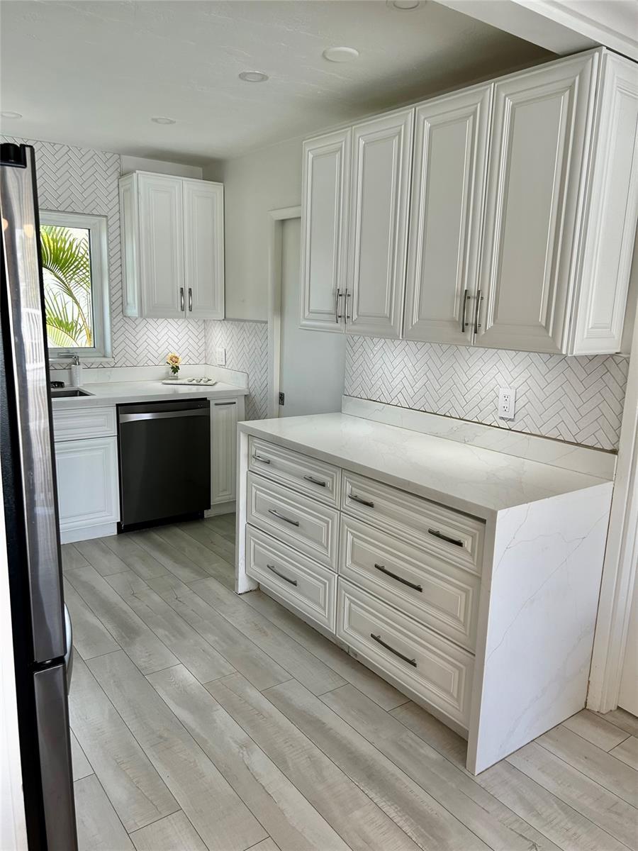 Building Photo - 1473 NE 53rd Ct