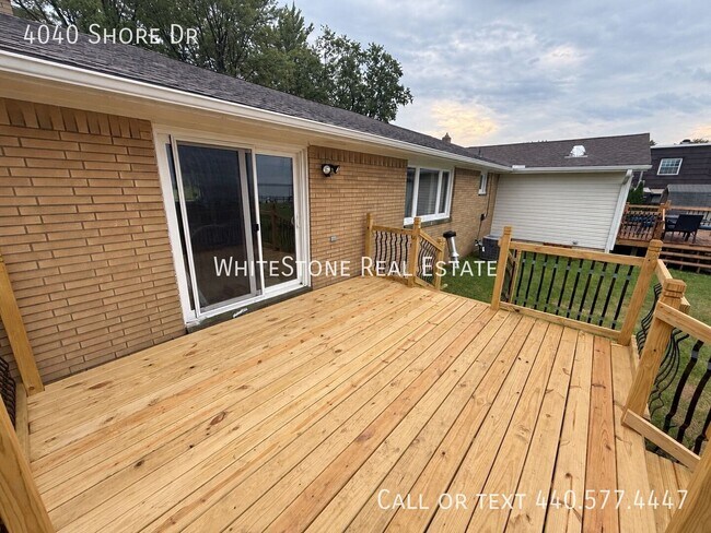 Building Photo - 4040 Shore Dr
