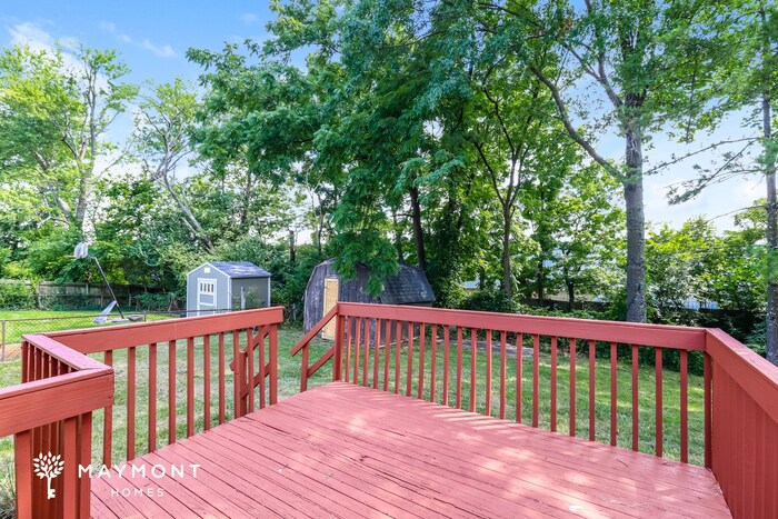 Building Photo - 5500 Ehrling Rd