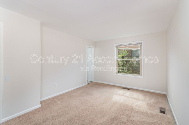 Building Photo - 1746 Dogwood Dr