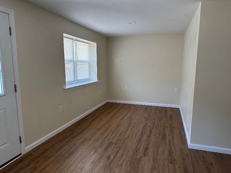 Building Photo - 1566 Embreeville Rd