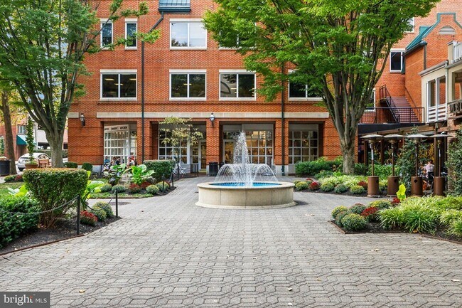 Building Photo - 31 Palmer Square W