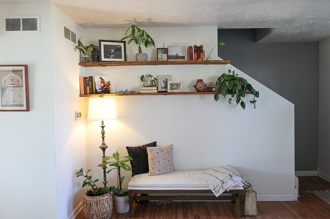 Building Photo - 1523 N Hershey Rd