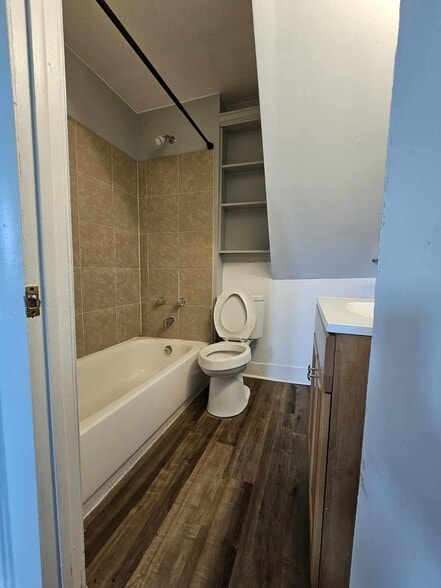 Building Photo - 4 Altamont Terrace