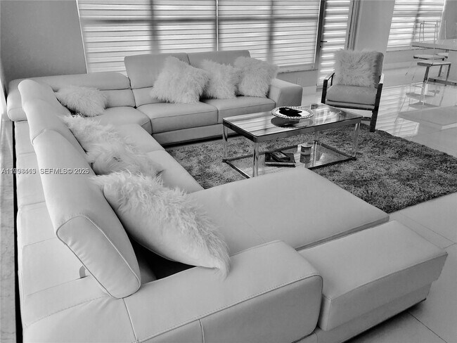 Building Photo - 3900 Galt Ocean Dr