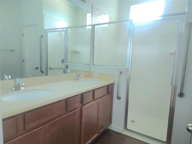 Building Photo - 3230 Stratton Cir
