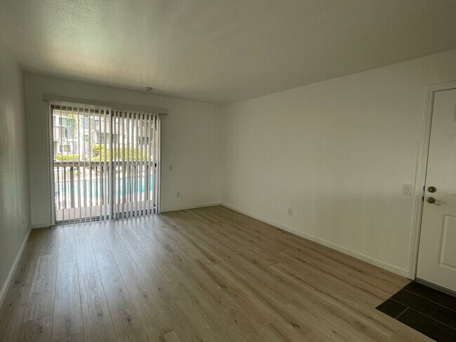 Building Photo - Remodeled 1 Bedroom in San Diego!! Water/Trash Included
