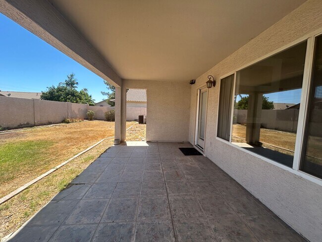 Building Photo - 3861 E Redfield Ct