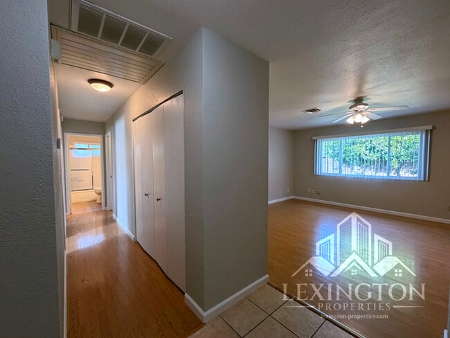 Building Photo - Lovely updated, 3BD/2BA, Home in Rocklin – off Pacific St. near Hwy 80 Access!