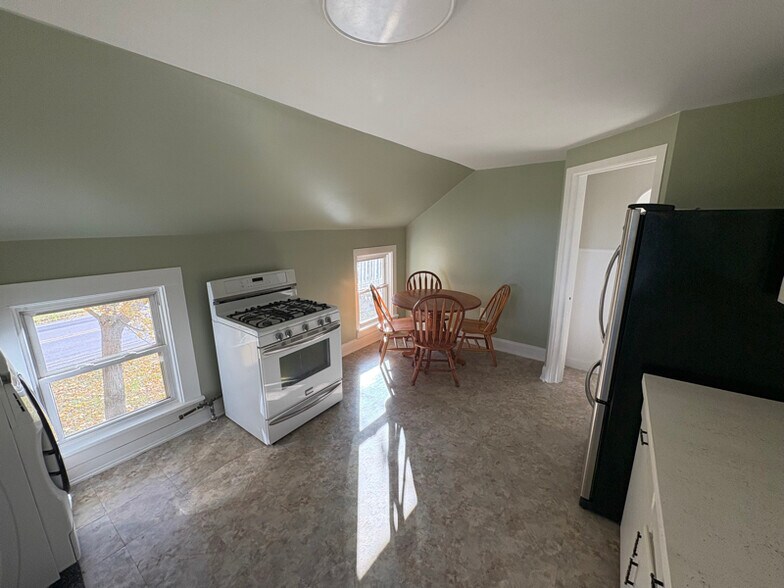 Building Photo - 246 Schwartz Rd