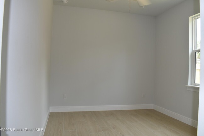 Building Photo - 406 Grove Ln