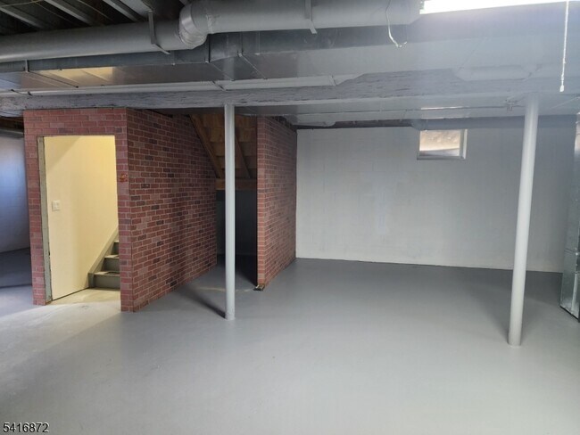 Building Photo - 27 Cypress Ln