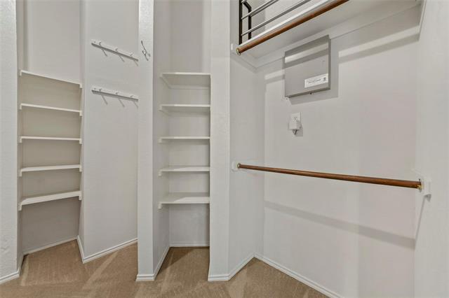 Building Photo - 10616 Red Cedar Dr