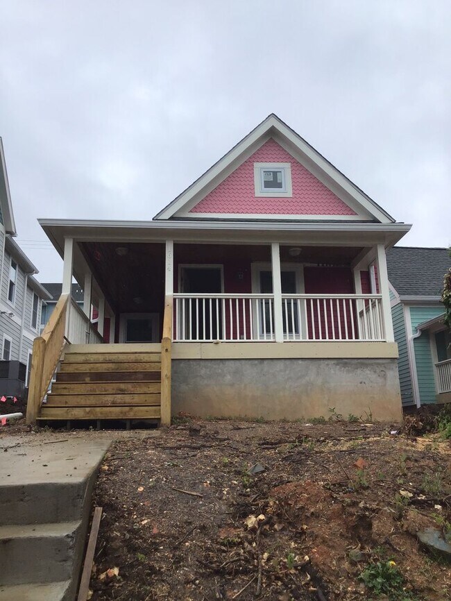 Building Photo - 1614 Forest Ave