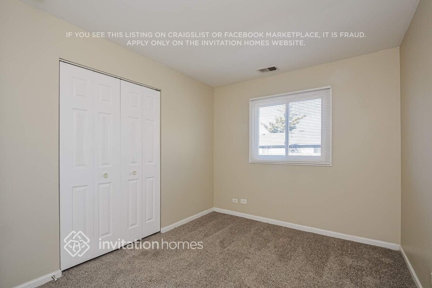 Building Photo - 880 Edenwood Dr