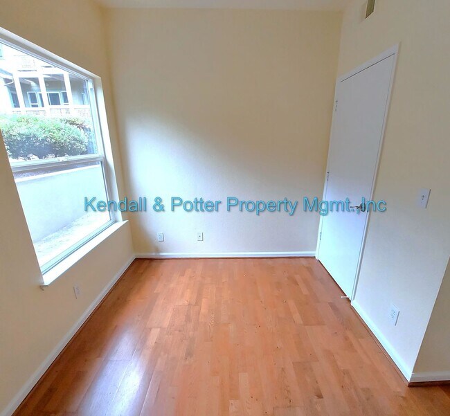Building Photo - Spacious Ground-Floor 3BD/2BA Condo in Prime Scotts Valley Location