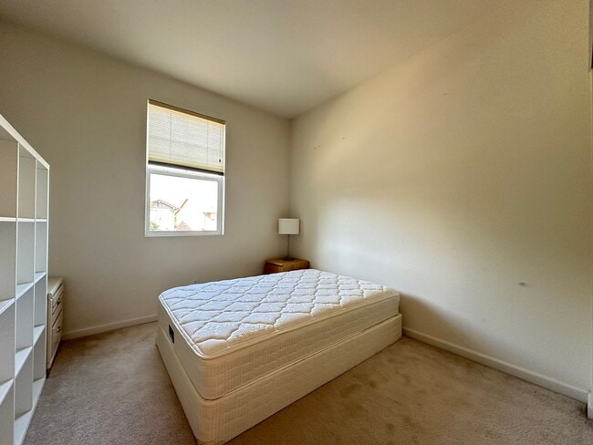 Building Photo - 3 Bedroom Rosemont Home