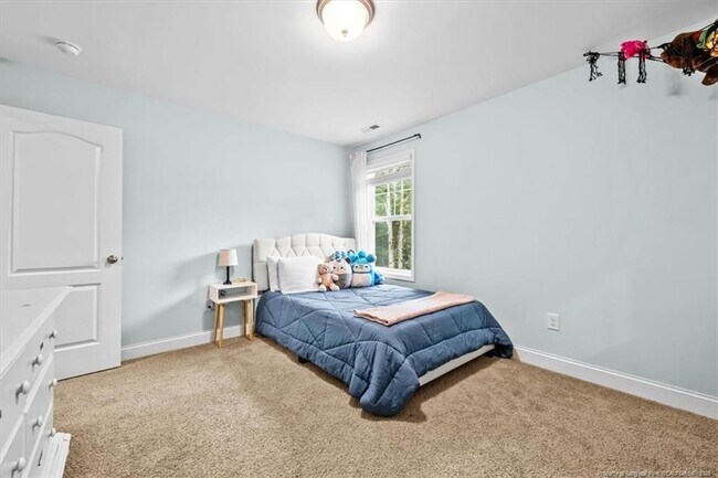 Building Photo - 400 Everest Ct