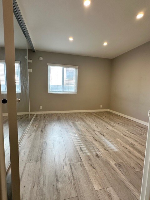 Building Photo - 7555 De Longpre Ave