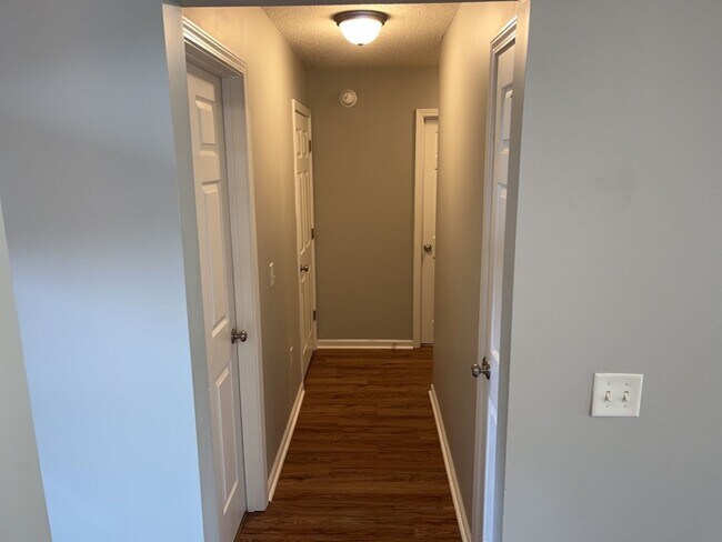 Building Photo - 149 Lancaster Way