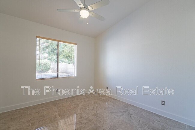 Building Photo - 4663 S Oleander Dr