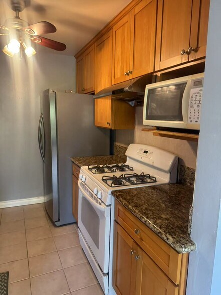 Building Photo - 4866 Via Colina