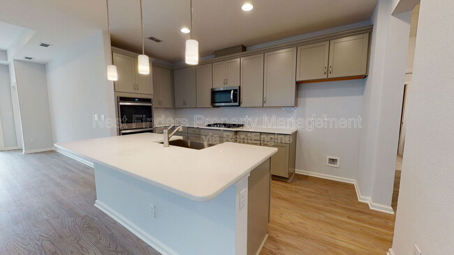 Building Photo - 443 Watervale Dr