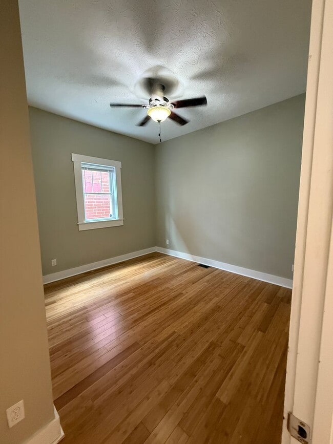 Building Photo - 3-BED 2-BATH IN SHELBY PARK W/ 3-CAR GARAGE