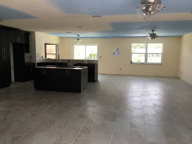 Kitchen and dining room - 312 14th St SW