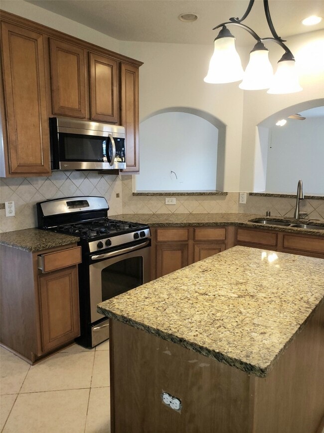 Building Photo - 2302 Cantabria Ln