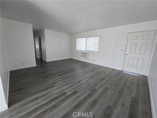 Building Photo - 2650 E Park Ln