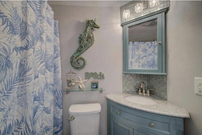 Building Photo - 122 Camrose Wy